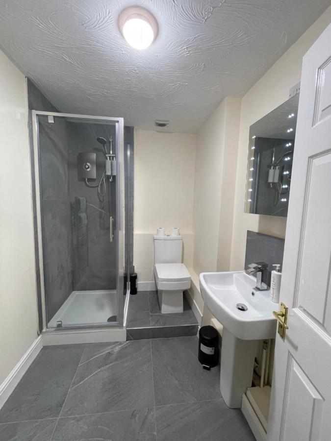 The Regency Entire 1 Bedroom Flat Accomodation 레스터 외부 사진